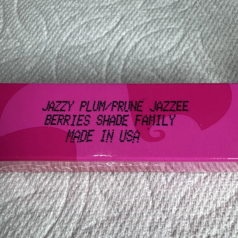 MARY KAY SIGNATURE CREME LIPSTICK JAZZY PLUM 2676 NEW IN BOX
